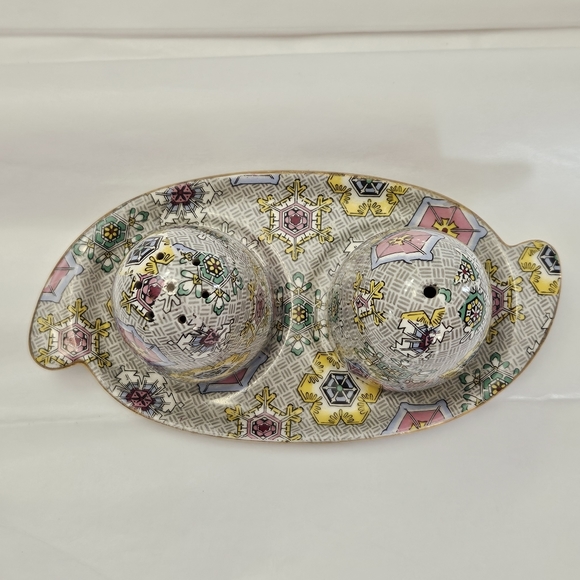 "Kaleidoscope" chintz pattern, salt, and pepper with tray. - Picture 3 of 5